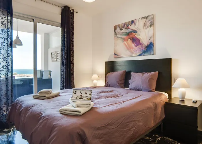 Carvajal Luxury Apartments - Free Parking